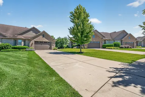 8967 Holland Harbor Circle Frankfort IL 60423