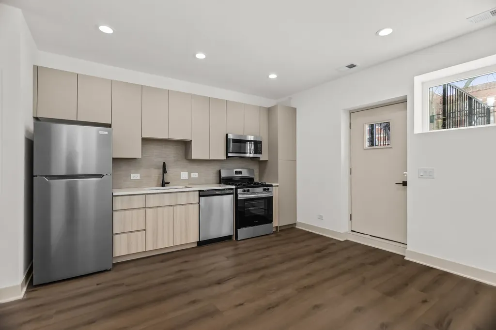 6637 South Evans Avenue Chicago IL 60637