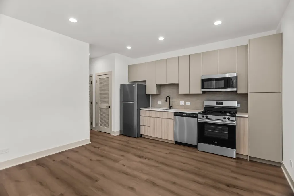 6637 South Evans Avenue Chicago IL 60637