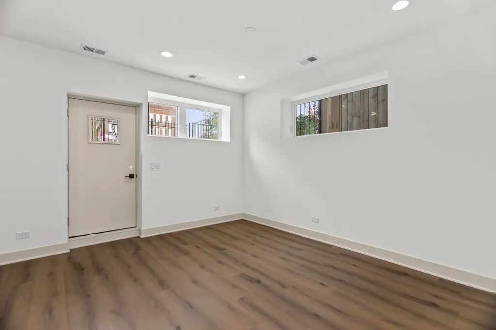 6637 South Evans Avenue Chicago IL 60637