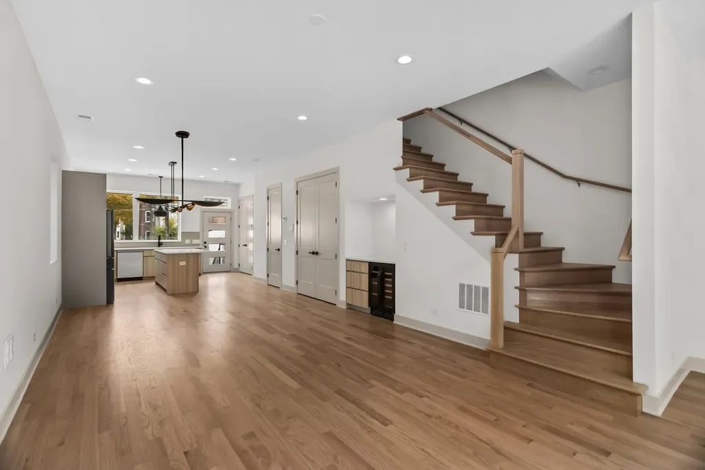 6637 South Evans Avenue Chicago IL 60637
