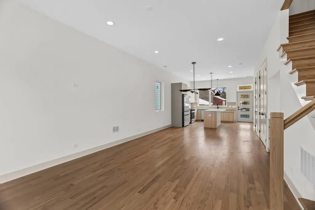 6637 South Evans Avenue Chicago IL 60637