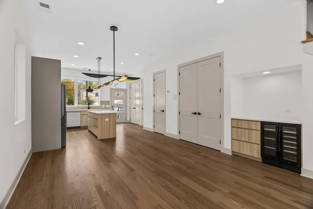 6637 South Evans Avenue Chicago IL 60637