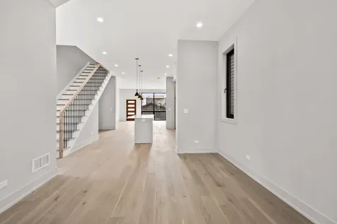 6637 South Evans Avenue Chicago IL 60637