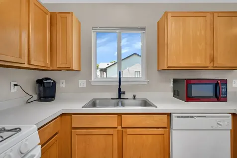 1647 Peter Lane Romeoville IL 60446
