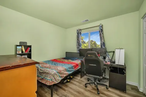 1647 Peter Lane Romeoville IL 60446