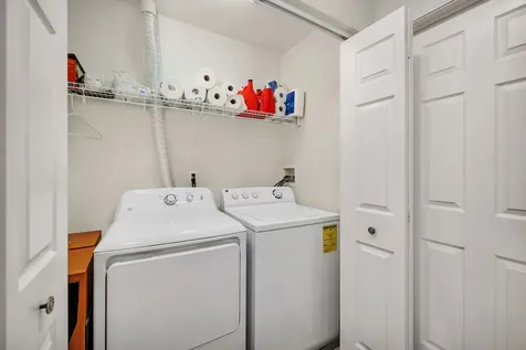 1647 Peter Lane Romeoville IL 60446
