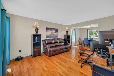 1647 Peter Lane Romeoville IL 60446