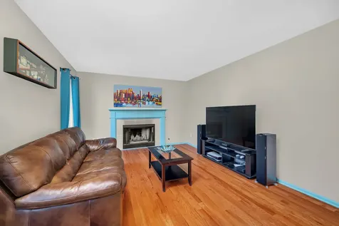 1647 Peter Lane Romeoville IL 60446