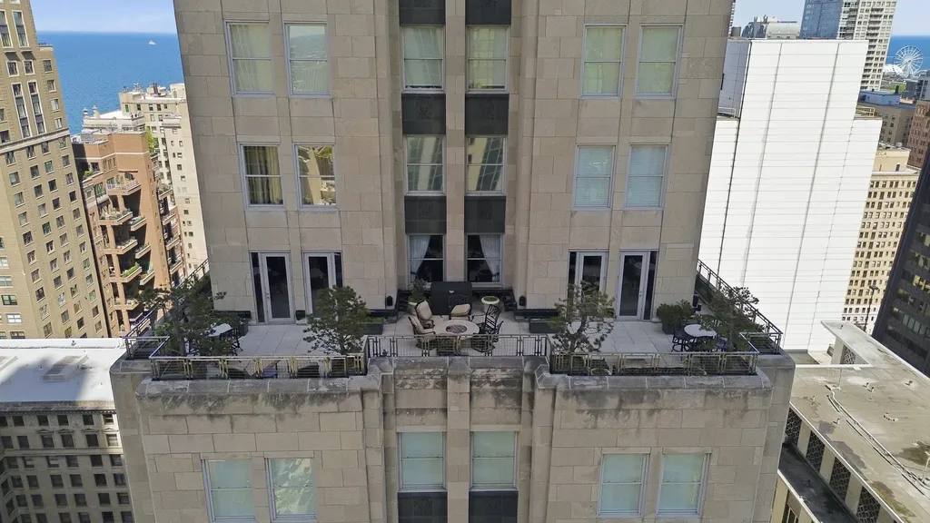 159 East Walton Place Chicago IL 60611