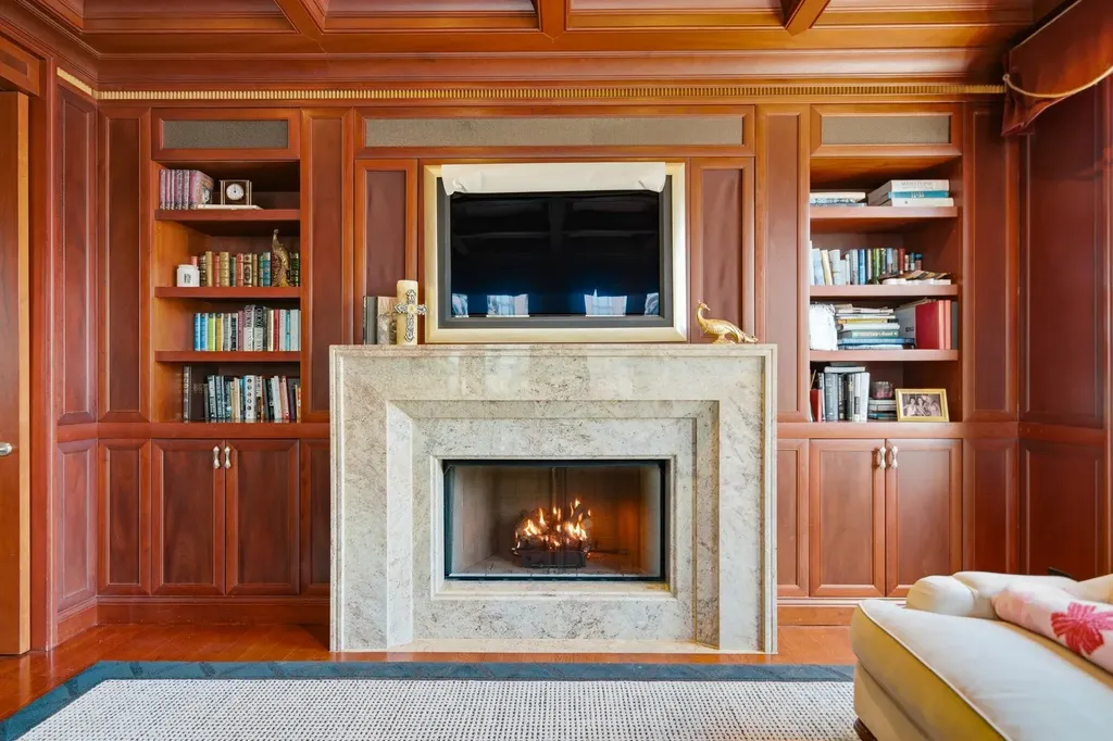 159 East Walton Place Chicago IL 60611