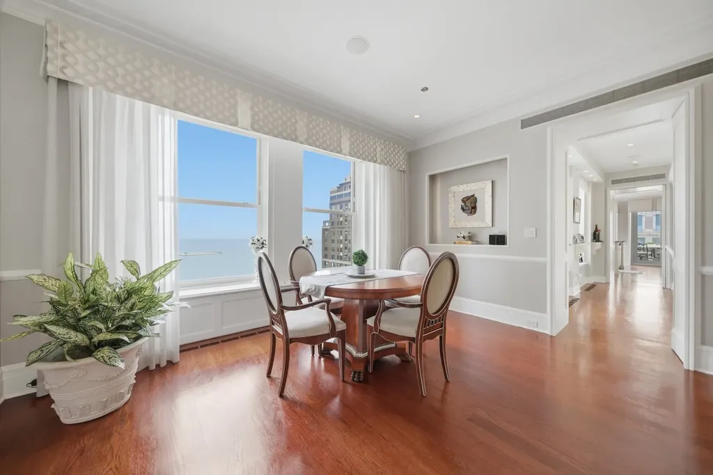 159 East Walton Place Chicago IL 60611