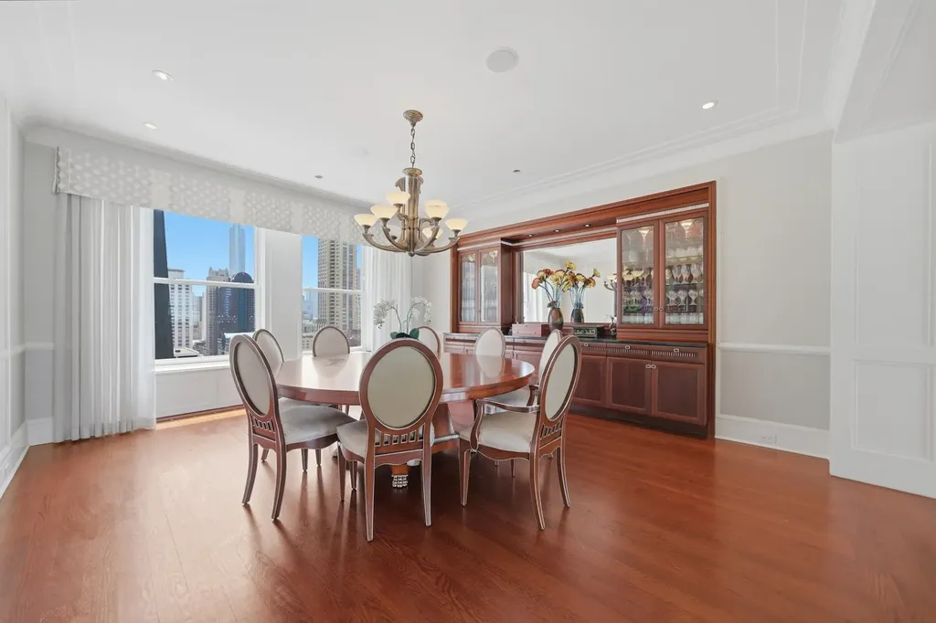 159 East Walton Place Chicago IL 60611