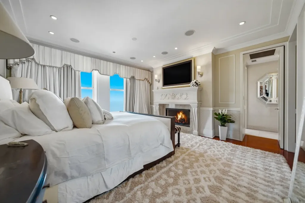 159 East Walton Place Chicago IL 60611