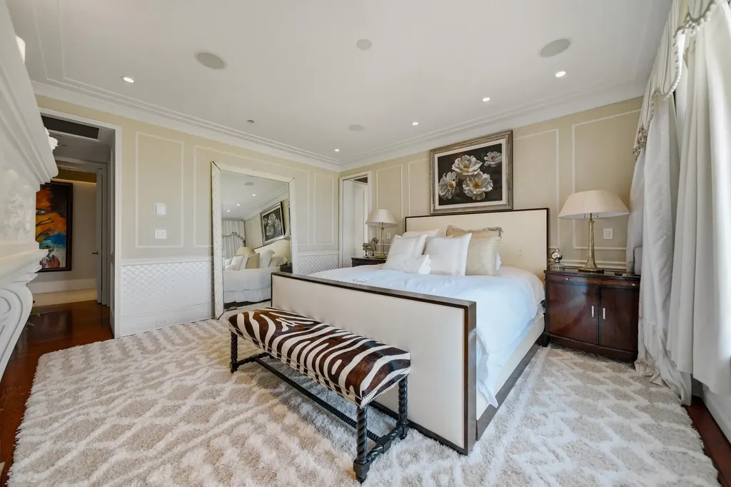 159 East Walton Place Chicago IL 60611