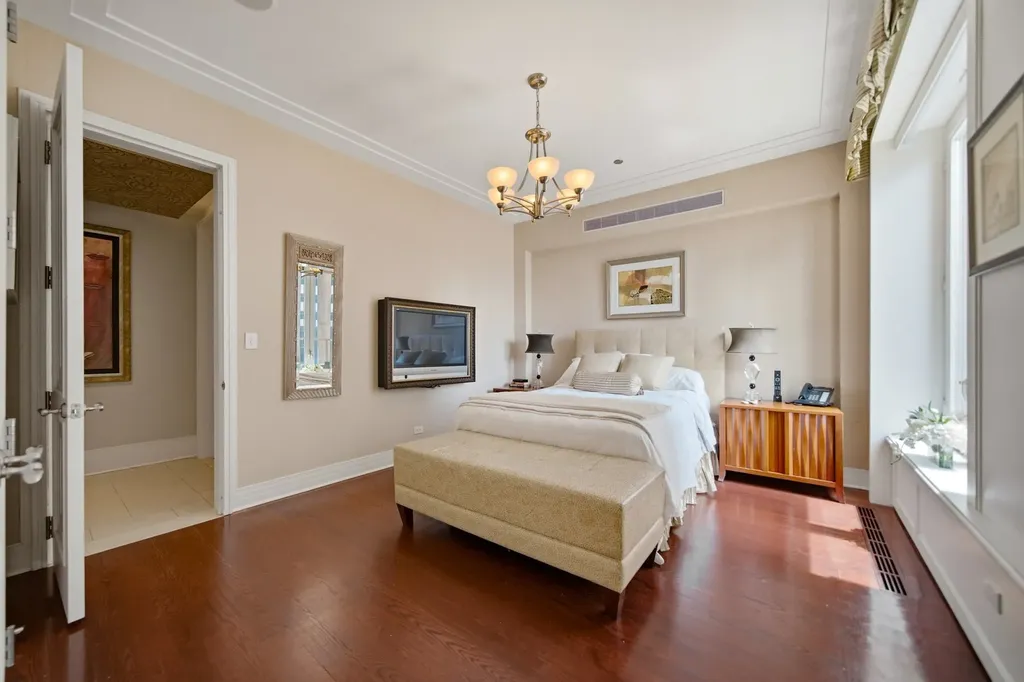 159 East Walton Place Chicago IL 60611