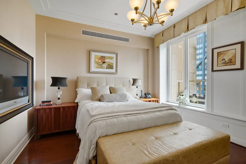 159 East Walton Place Chicago IL 60611