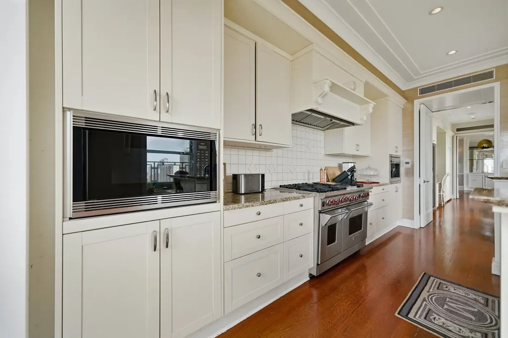 159 East Walton Place Chicago IL 60611