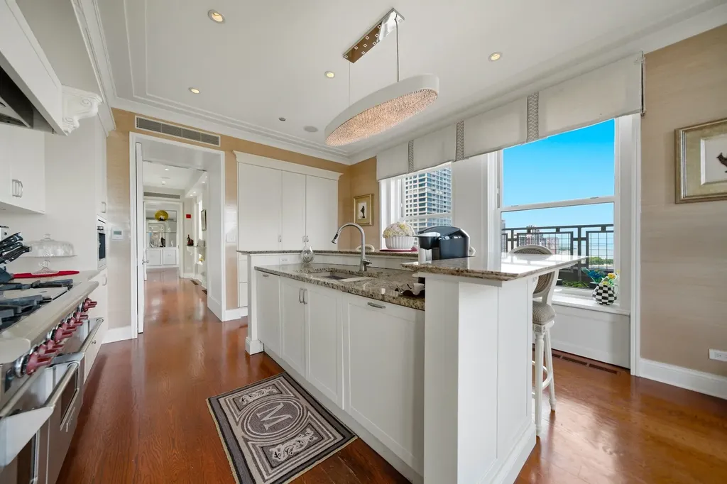 159 East Walton Place Chicago IL 60611