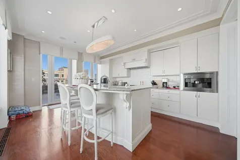 159 East Walton Place Chicago IL 60611