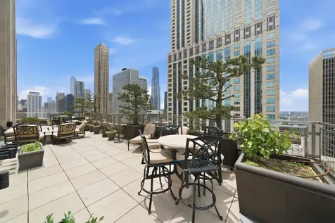 159 East Walton Place Chicago IL 60611