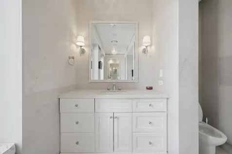 159 East Walton Place Chicago IL 60611