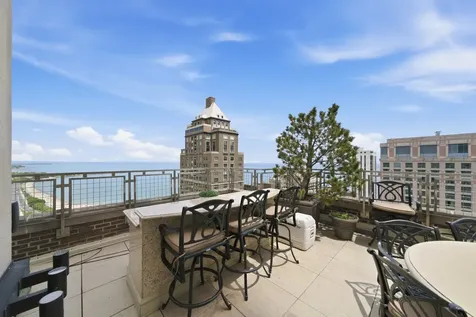 159 East Walton Place Chicago IL 60611