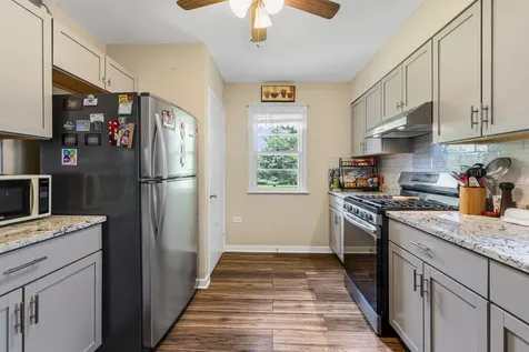 6918 Parkside Avenue Countryside IL 60525