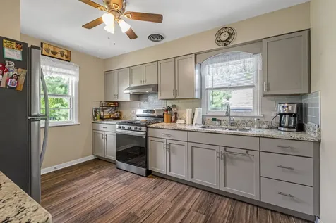 6918 Parkside Avenue Countryside IL 60525