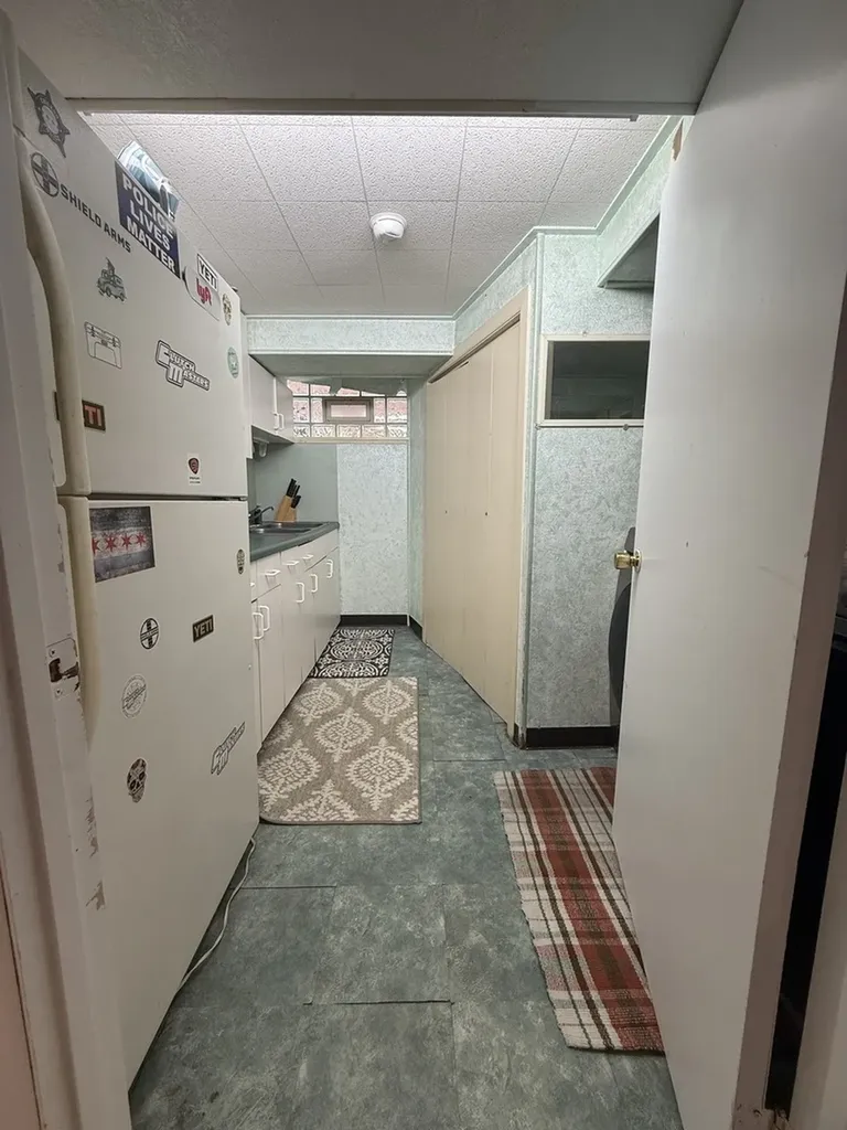 7041 West 64th Street Chicago IL 60638