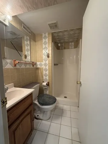 7041 West 64th Street Chicago IL 60638