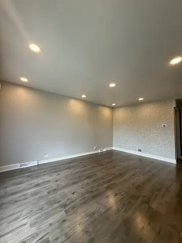 7041 West 64th Street Chicago IL 60638