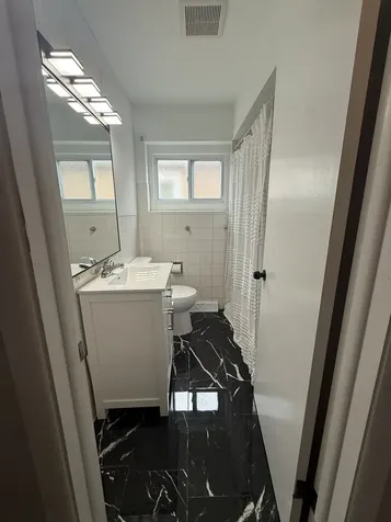 7041 West 64th Street Chicago IL 60638