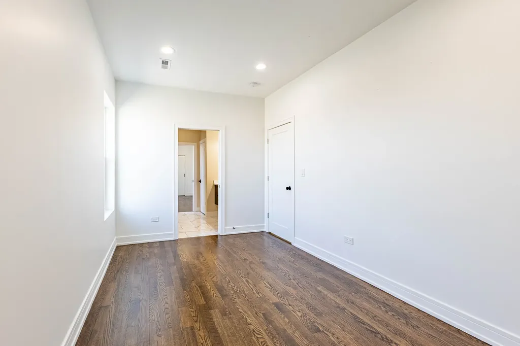 6119 West 55th Street Chicago IL 60638