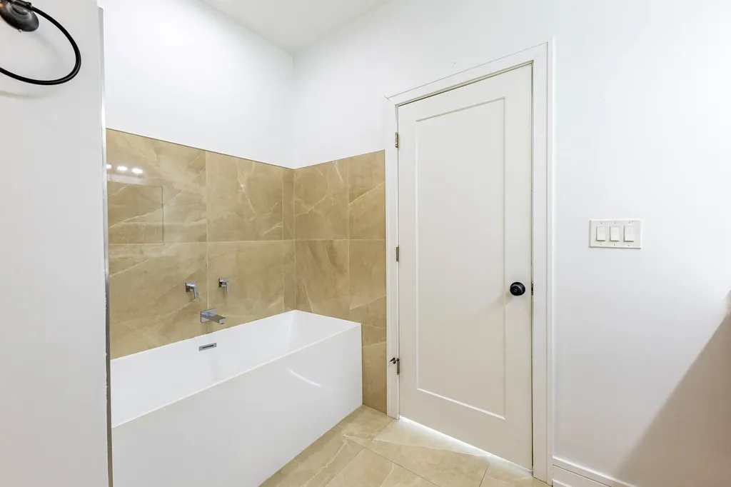 6119 West 55th Street Chicago IL 60638
