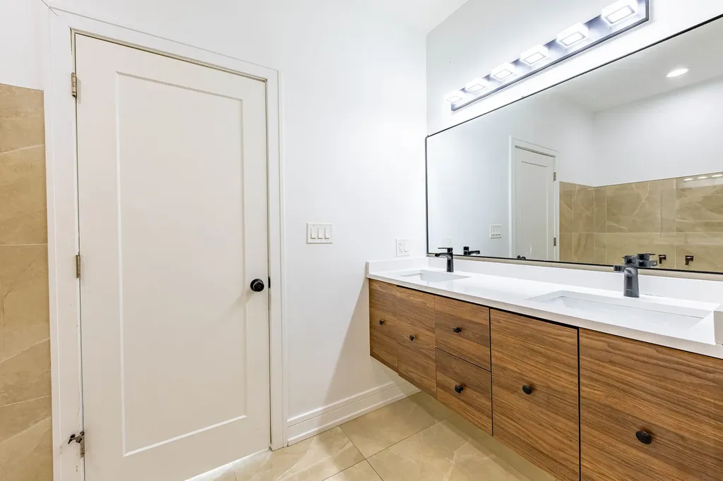 6119 West 55th Street Chicago IL 60638