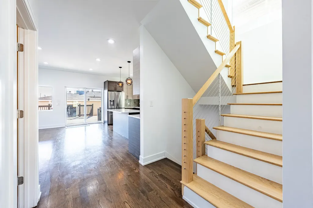 6119 West 55th Street Chicago IL 60638