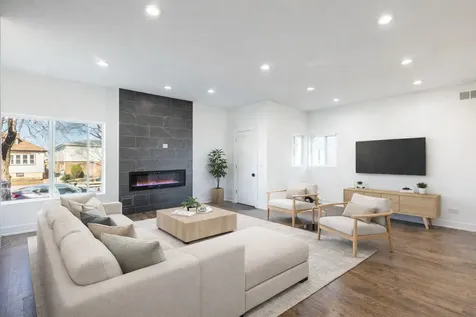 6119 West 55th Street Chicago IL 60638
