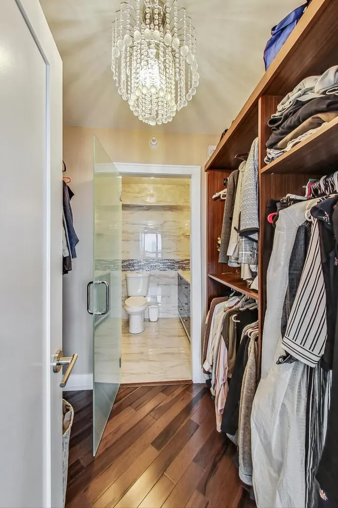 10 East Ontario Street Chicago IL 60611