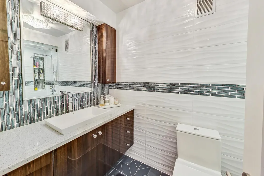 10 East Ontario Street Chicago IL 60611
