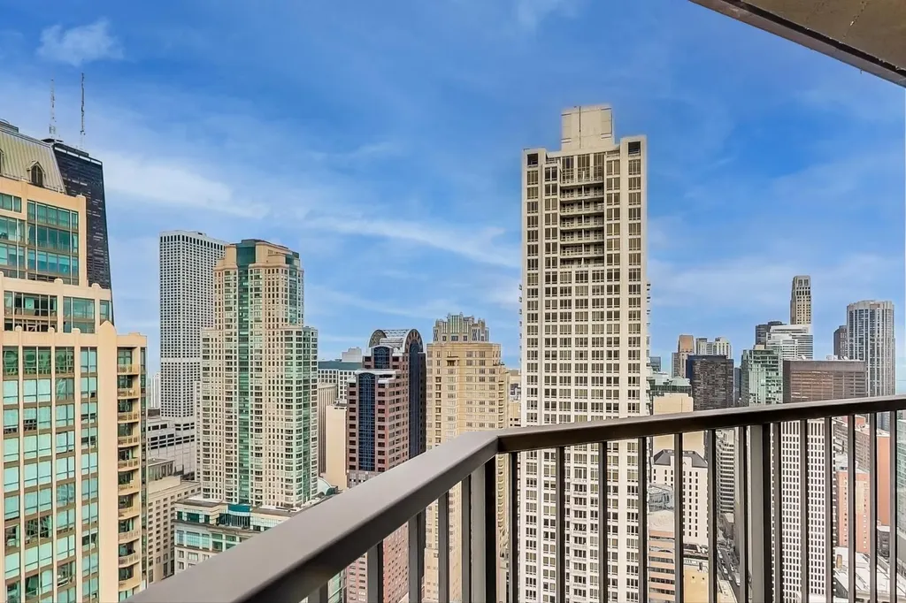 10 East Ontario Street Chicago IL 60611