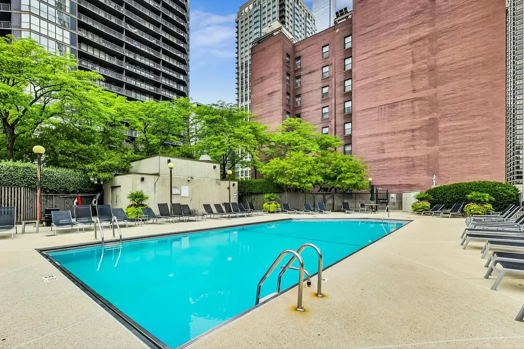 10 East Ontario Street Chicago IL 60611