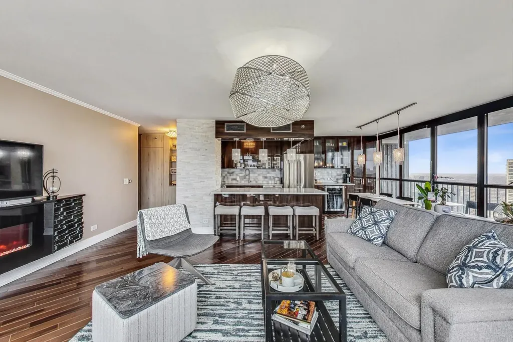 10 East Ontario Street Chicago IL 60611