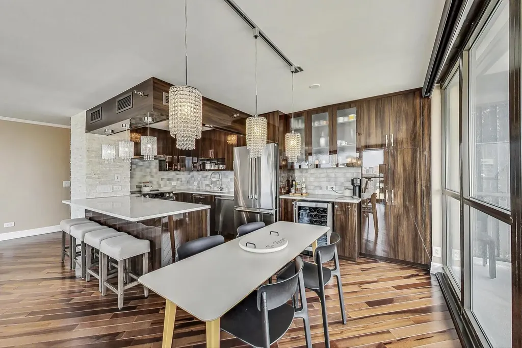 10 East Ontario Street Chicago IL 60611