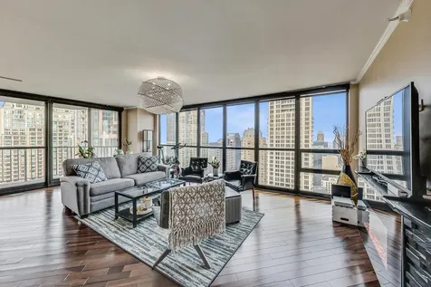 10 East Ontario Street Chicago IL 60611