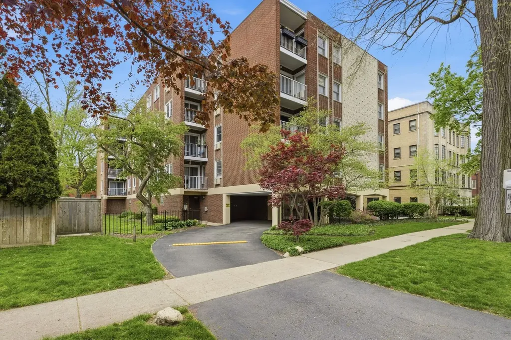 1310 Maple Avenue Evanston IL 60201