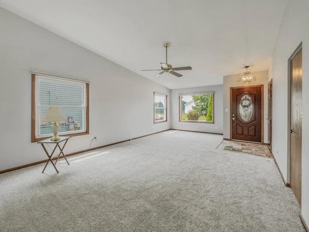 7061 Yorkshire Drive Woodridge IL 60517