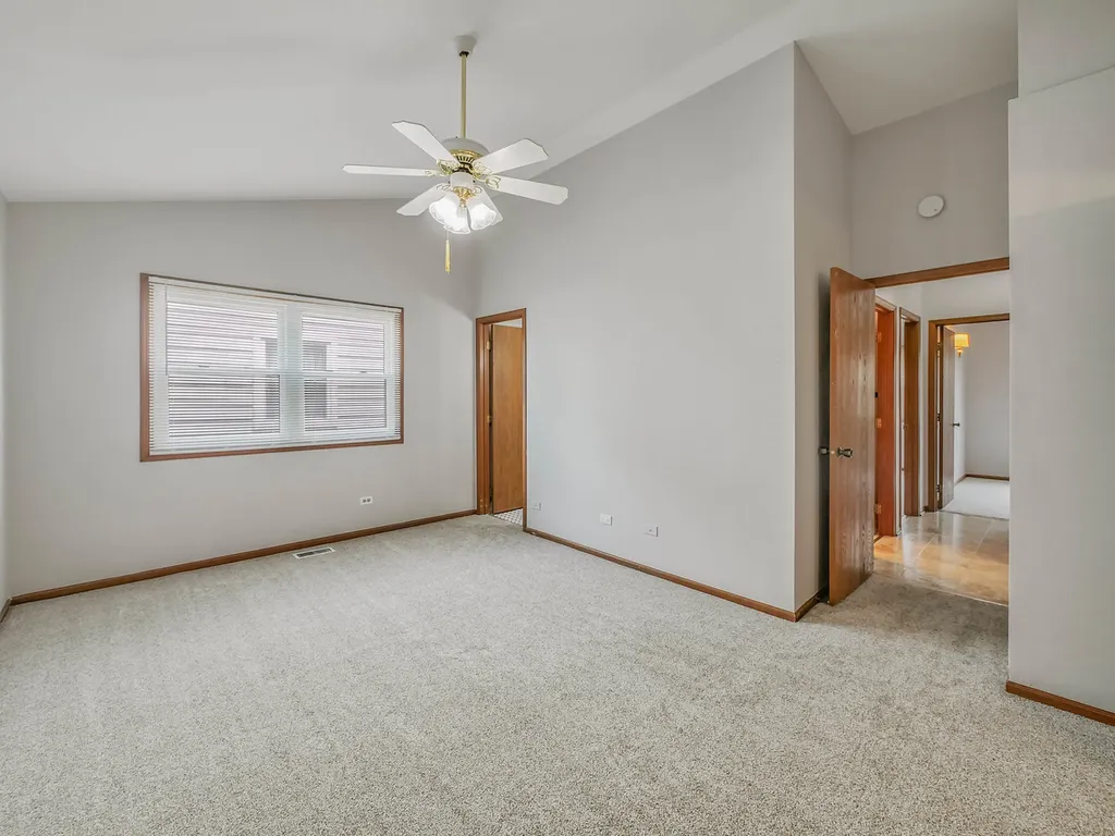 7061 Yorkshire Drive Woodridge IL 60517