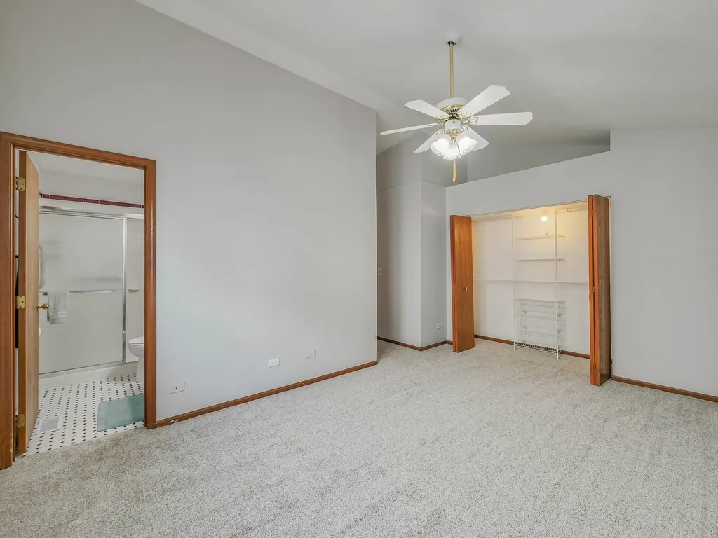 7061 Yorkshire Drive Woodridge IL 60517