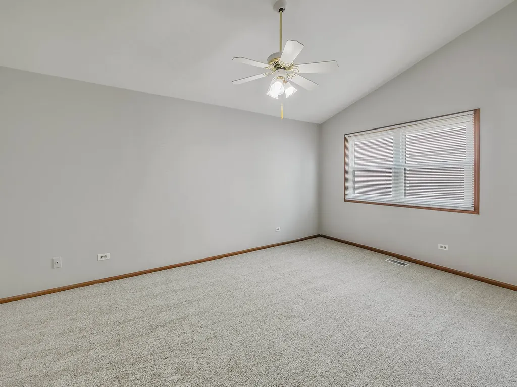 7061 Yorkshire Drive Woodridge IL 60517